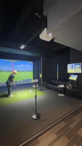 1番ブースにスイング確認ができるようカメラを導入いたしました！！